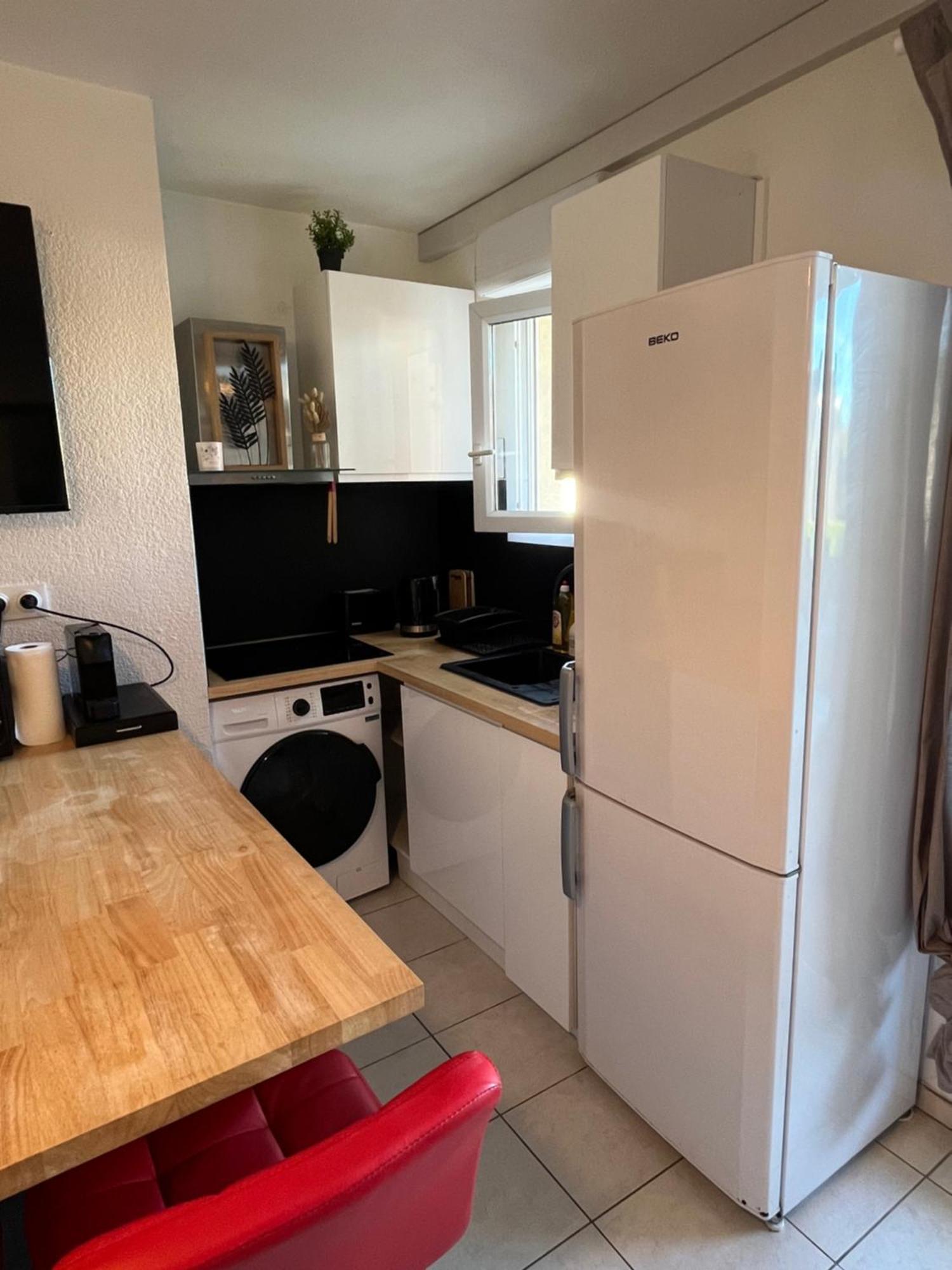 Joli T2/ Tram/ Clim/ Parking/ Wifi/ Piscine Apartment