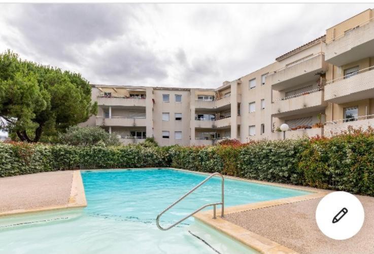 Joli T2/ Tram/ Clim/ Parking/ Wifi/ Piscine Apartment Montpellier