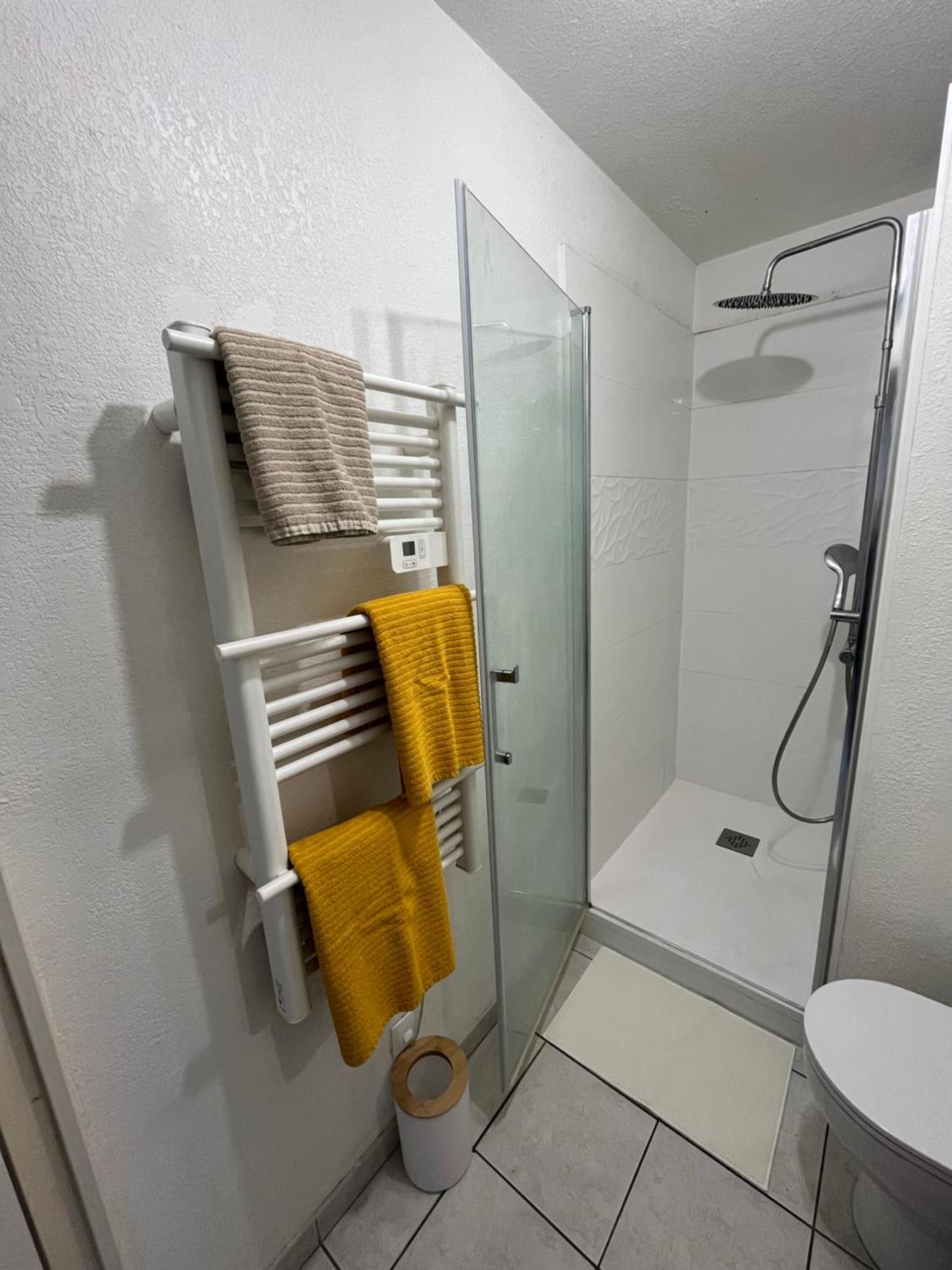 Joli T2/ Tram/ Clim/ Parking/ Wifi/ Piscine *