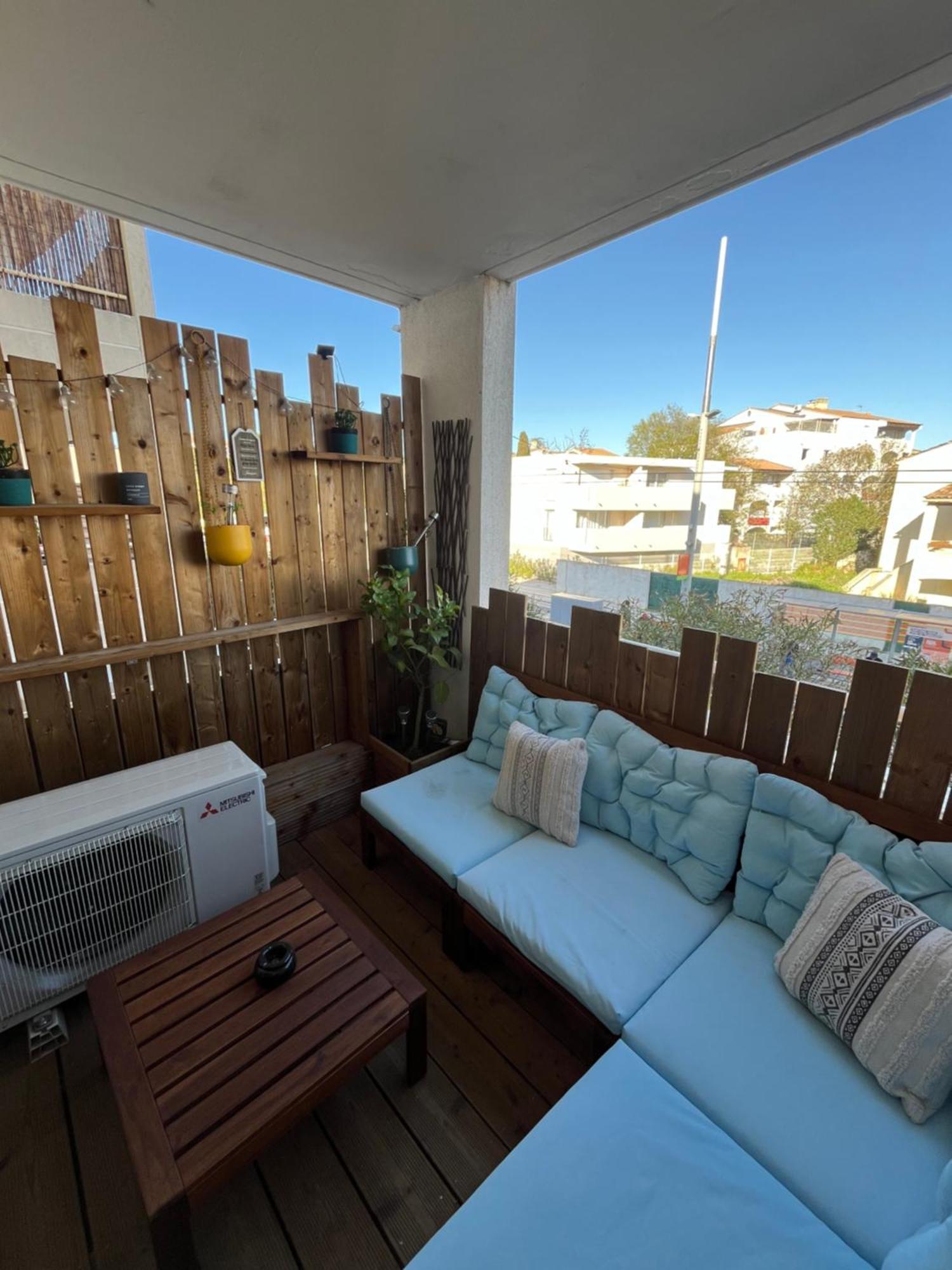Joli T2/ Tram/ Clim/ Parking/ Wifi/ Piscine *