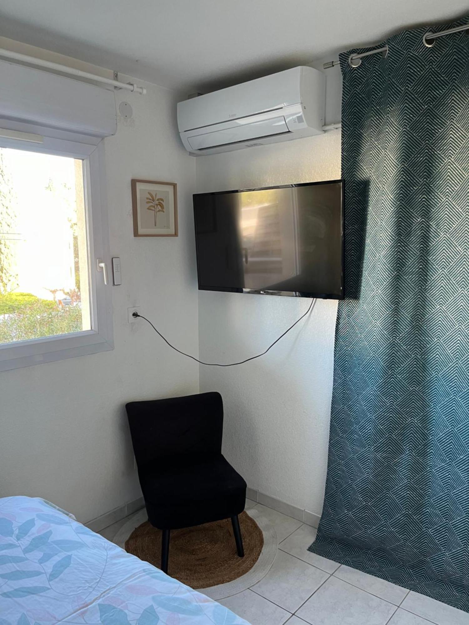 Joli T2/ Tram/ Clim/ Parking/ Wifi/ Piscine
